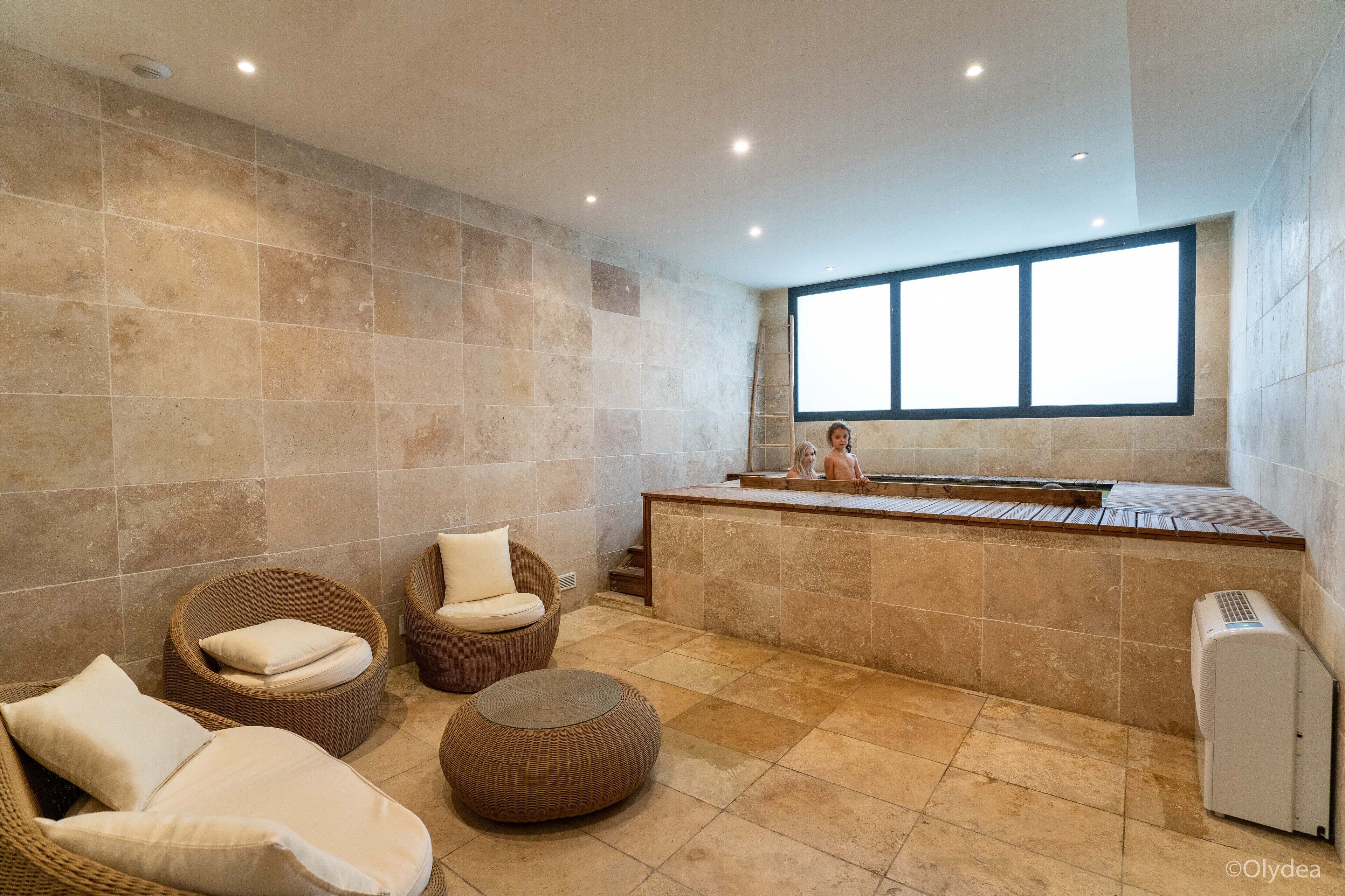 couples treatment room(s), hot tub, body treatments, massages