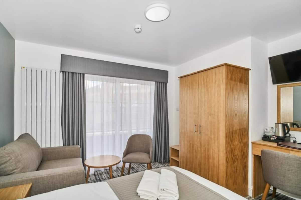 Standard Apartment, Multiple Beds, Non Smoking, Balcony