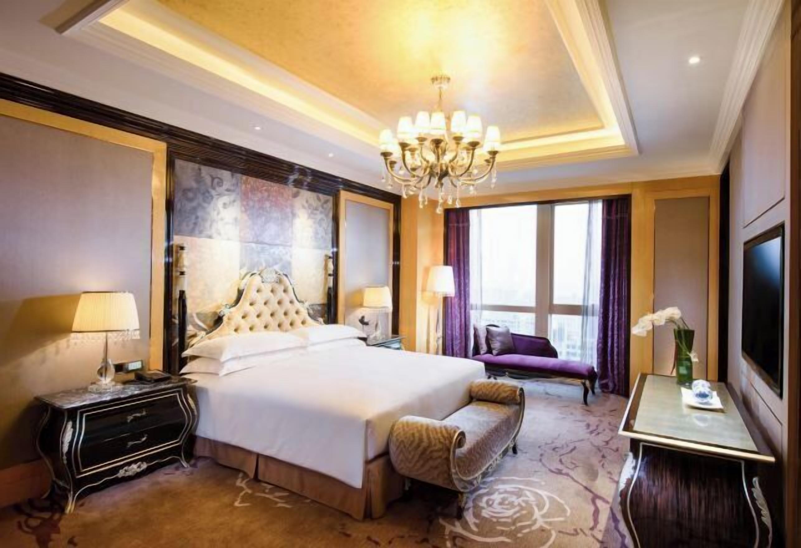 セーフティボックス (室内)、遮光カーテン、防音設備、ベビーベッド (無料)