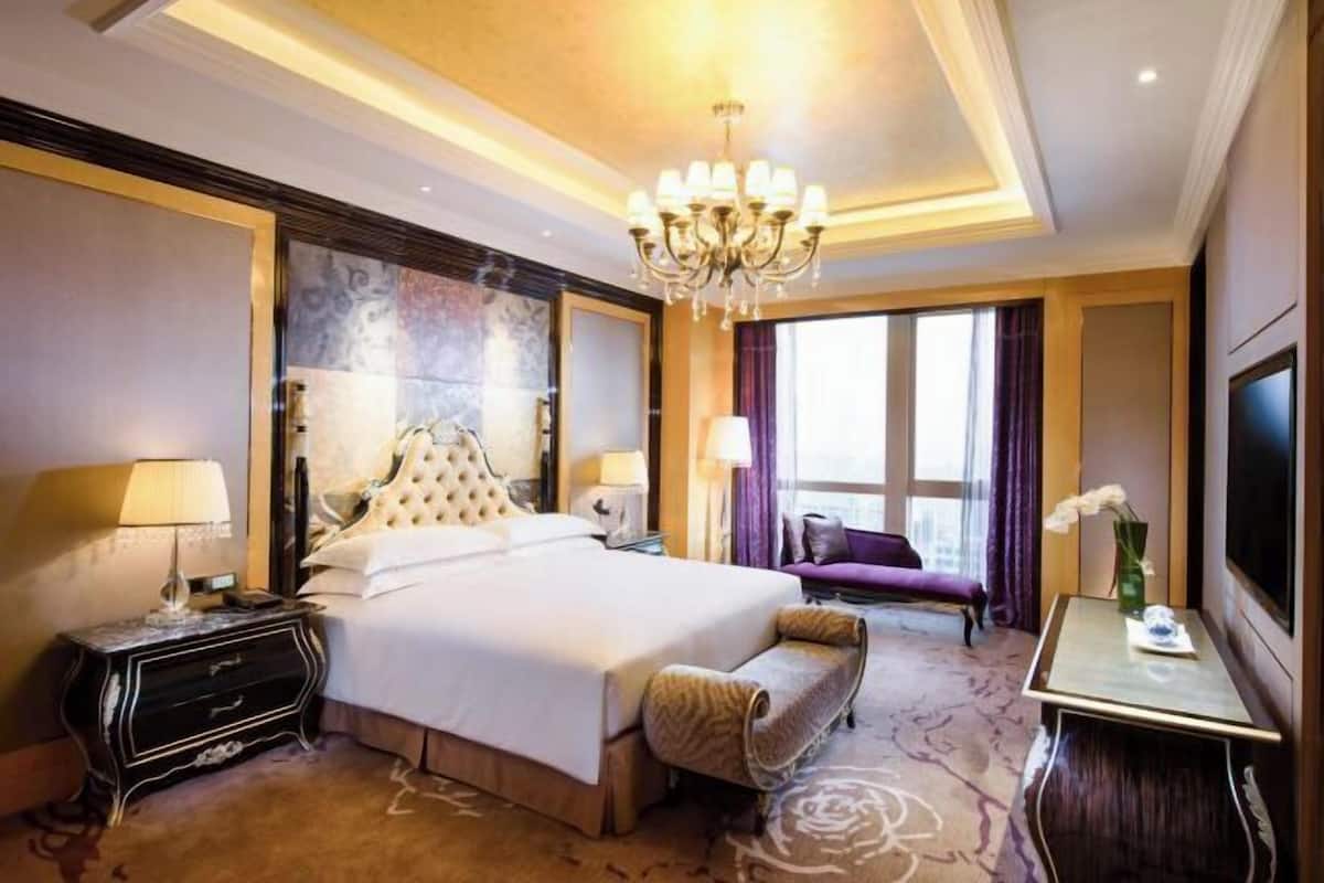 In-room safe, blackout curtains, soundproofing, free cots/infant beds