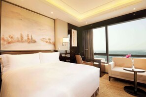 Premium bedding, minibar, in-room safe, desk - DoubleTree by Hilton hotel Anhui - Suzhou (Suzhou)