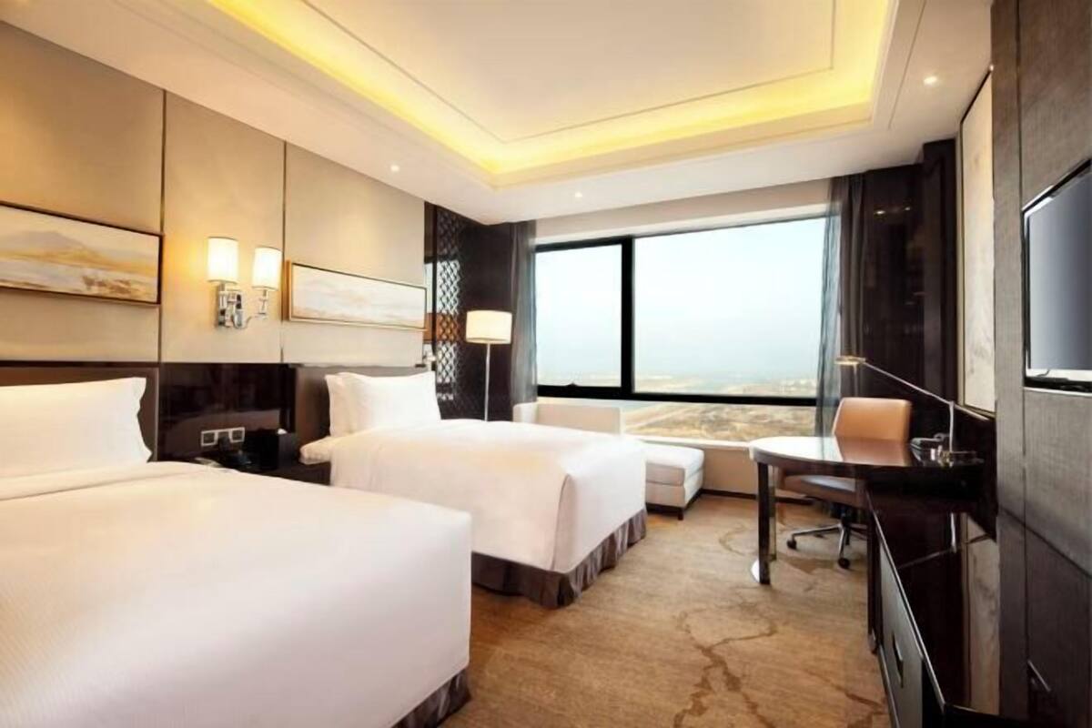Premium bedding, minibar, in-room safe, desk