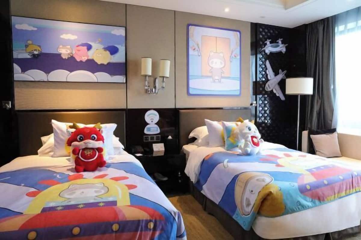 Premium bedding, minibar, in-room safe, desk