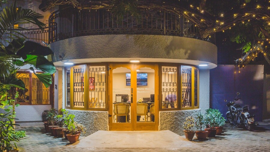 Hanu Reddy Residences Poes Garden