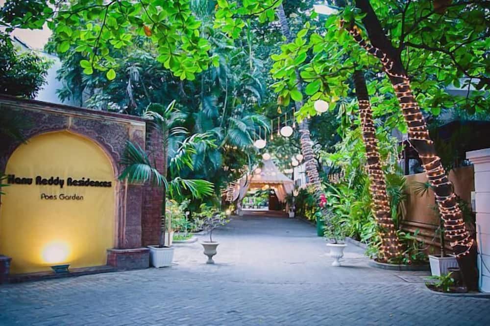 Hanu Reddy Residences, Poes Garden - Boutique Urban Retreat