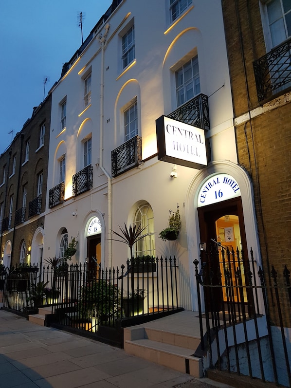 Front of property - evening/night - Central Hotel (London)