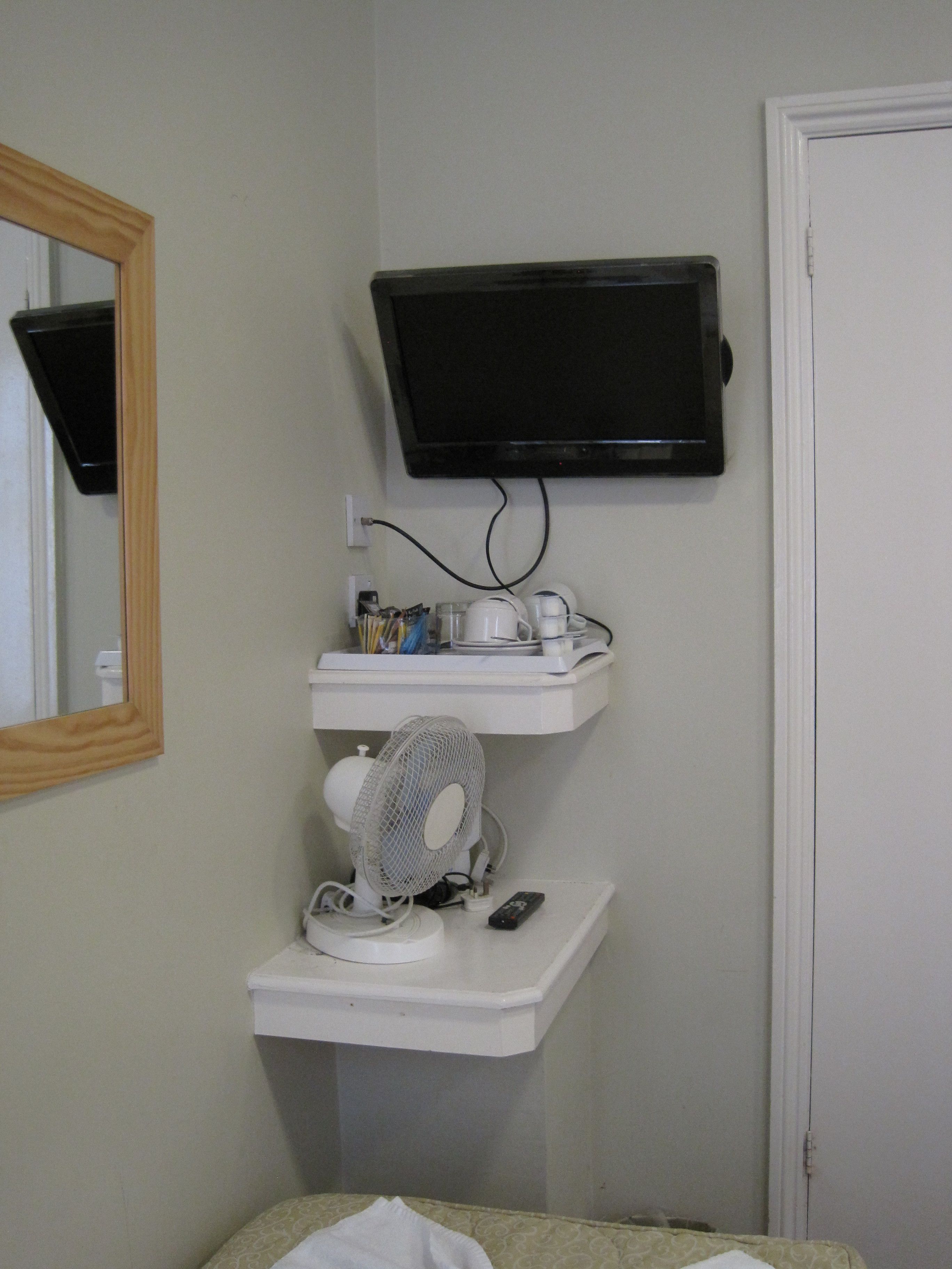 standard suite, ensuite | room amenity