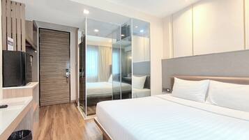 Superior Room | In-room safe, desk, free WiFi, bed sheets