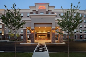 Exterior - Hampton Inn & Suites Roanoke Airport (Roanoke)