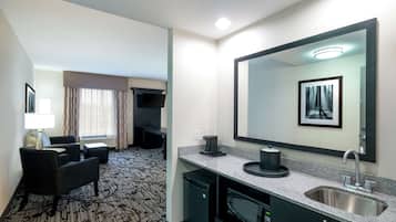Studio Suite, 2 Queen Beds | Egyptian cotton sheets, premium bedding, in-room safe, blackout drapes