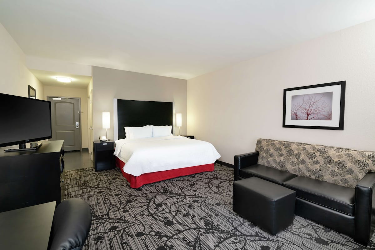 Egyptian cotton sheets, premium bedding, in-room safe, blackout curtains