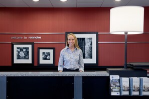 Reception - Hampton Inn & Suites Roanoke Airport (Roanoke)