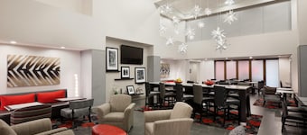 Hampton Inn & Suites Roanoke Airport