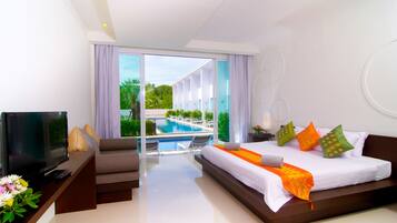 Deluxe Room, Pool Access
