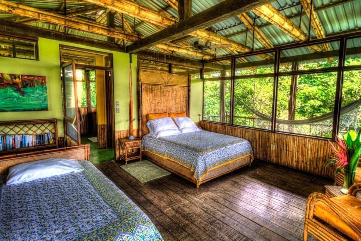 Beach House with 2 Bedrooms and Kitchen | Pemandangan dari kamar