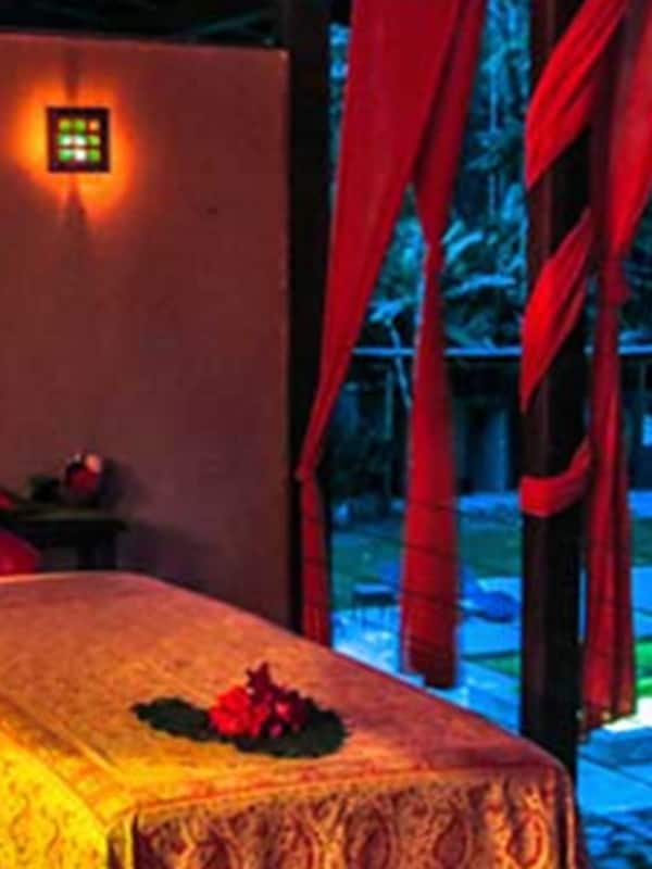 Couples treatment rooms, body treatments, aromatherapy