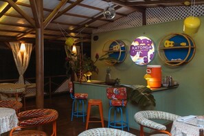 Bar (on property) - Mawamba Lodge (Tortuguero)