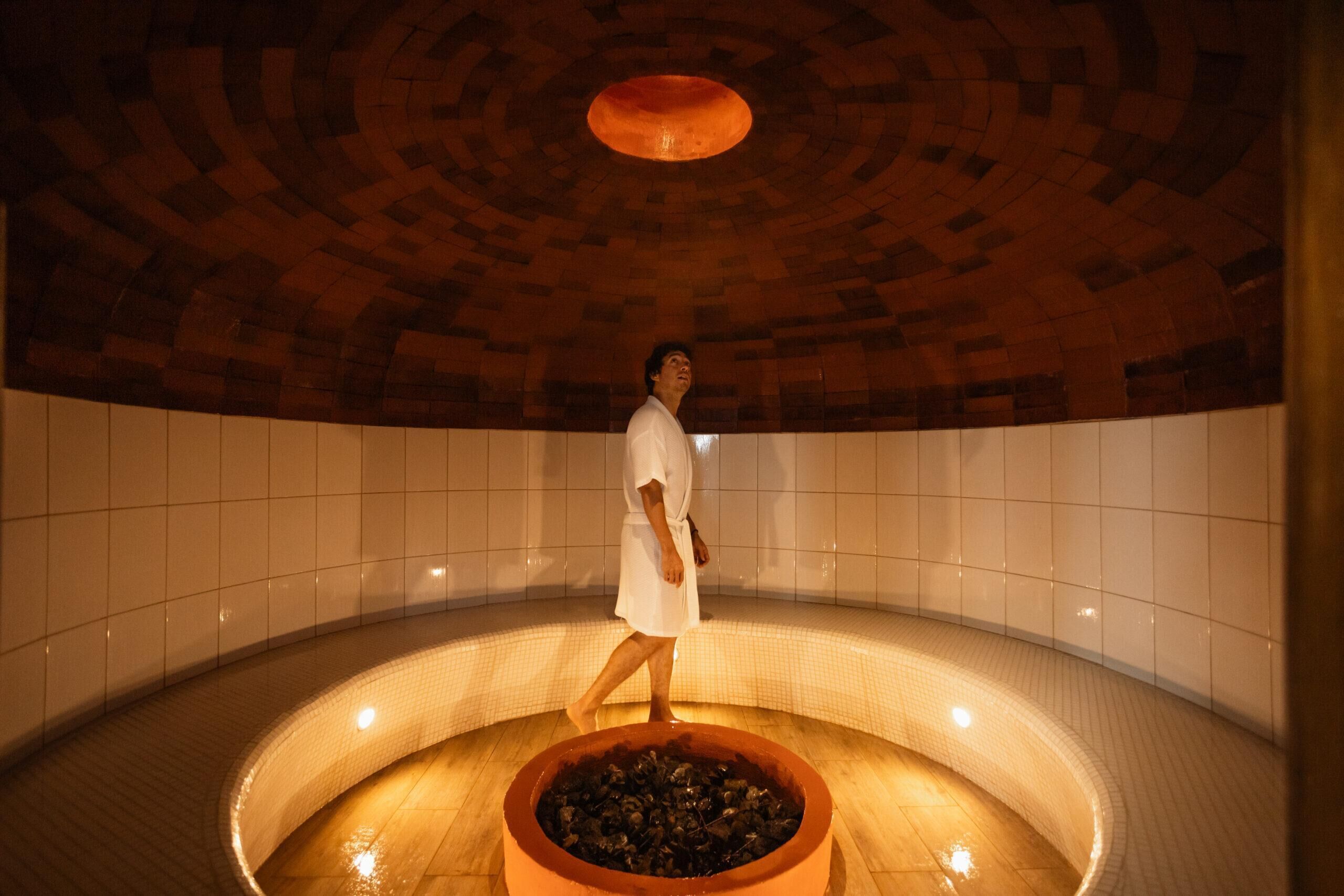 Couples treatment rooms, sauna, steam room, massages