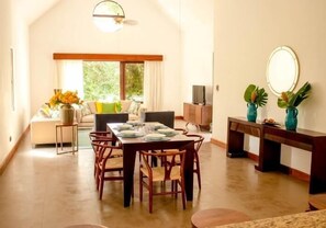 Villa Retreat | Dining