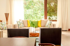 Villa Retreat | Living area