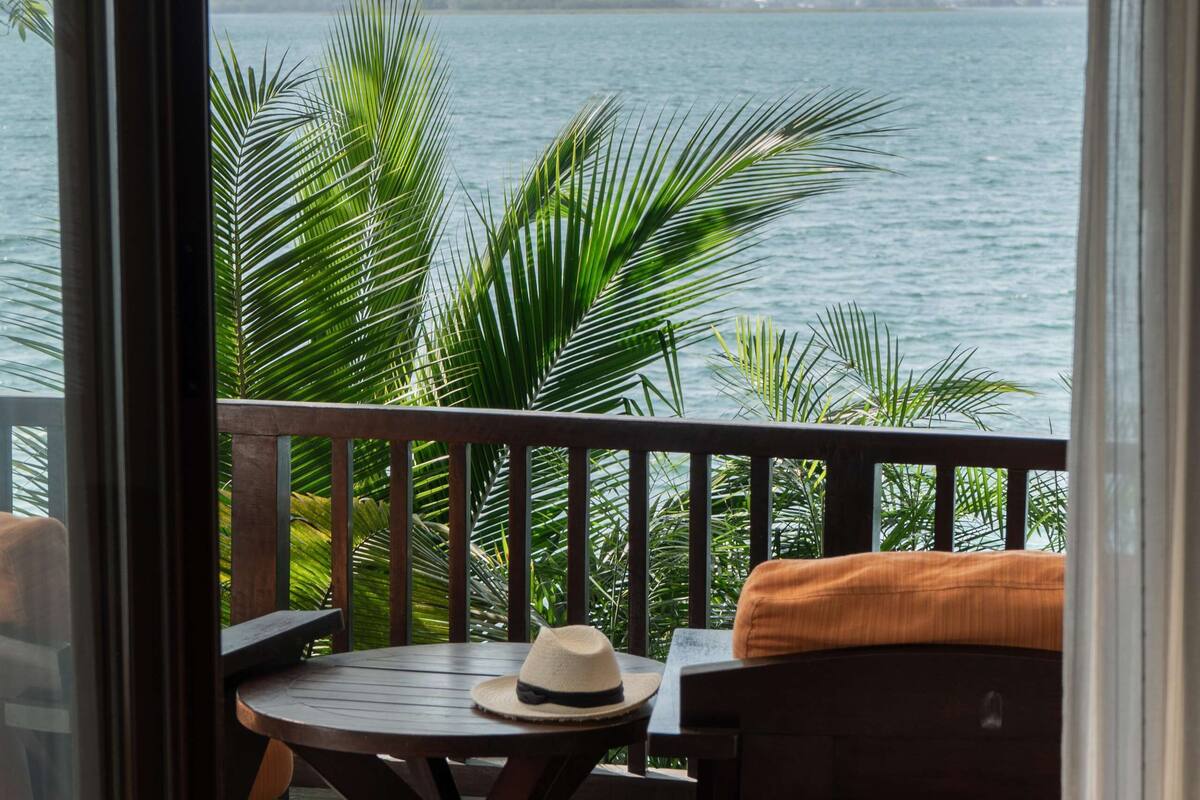 lake view jr suite king | 1 bedroom, egyptian cotton sheets, premium bedding, down duvets