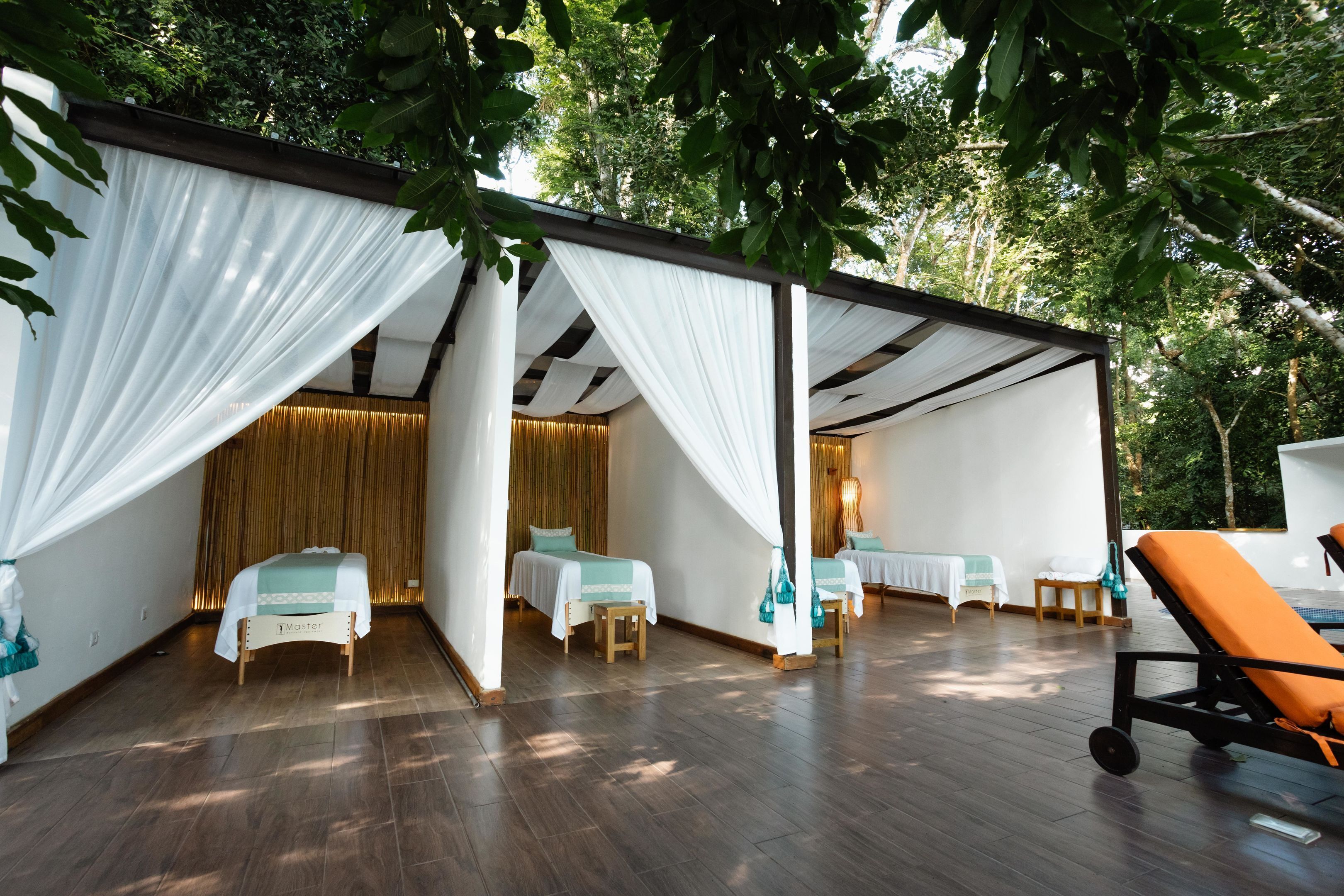 Salas de tratamiento para parejas, sauna, baño de vapor y masajes 