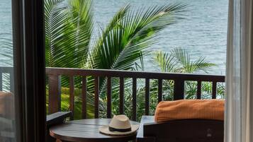 Lake View Jr Suite King