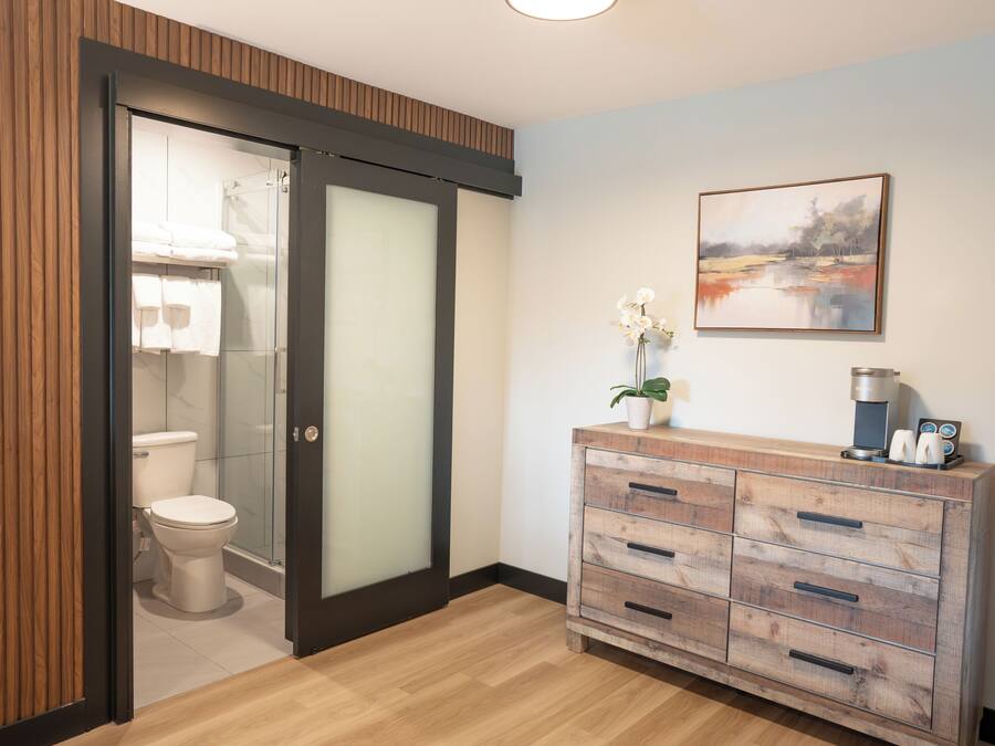 Premium Room | Individually decorated, individually furnished, desk, free WiFi