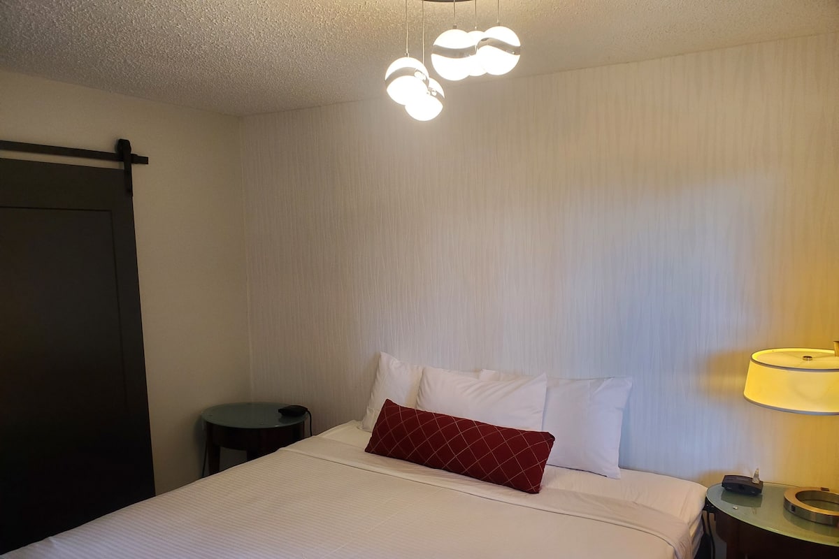 Room | Individually decorated, individually furnished, desk, free WiFi