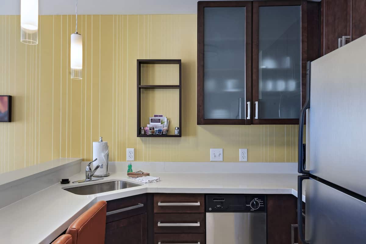 fridge, microwave, stovetop, dishwasher