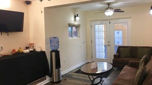 Lobby - Red Carpet Inn (Alexandria)