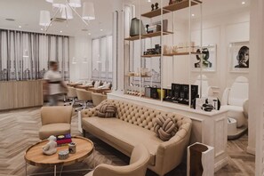 Couples treatment rooms, deep-tissue massages, Swedish massages