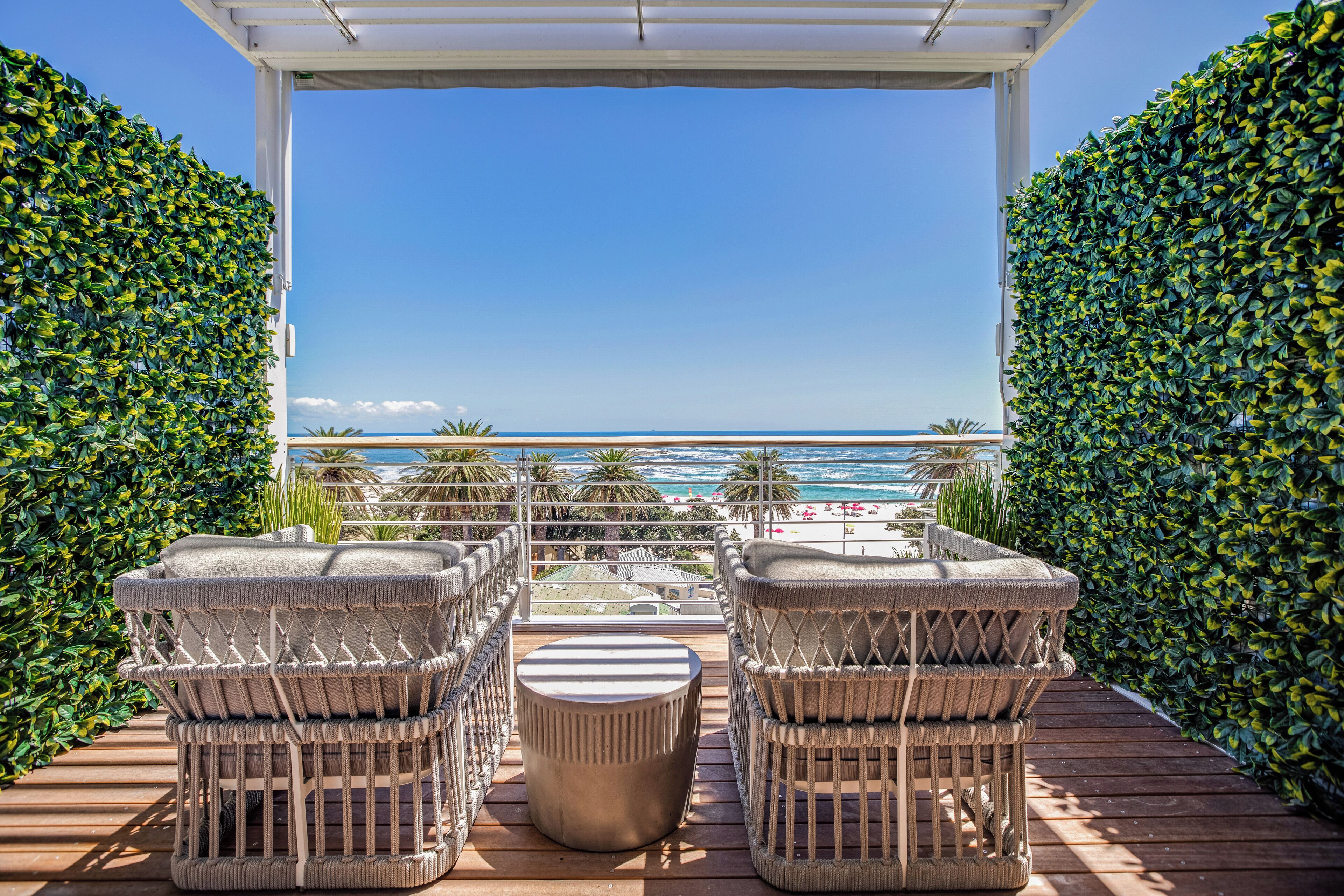 スーペリア ルーム 海側 | テラス / パティオ