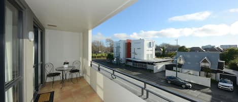 Superior One Bedroom Apartment | Terrace/patio