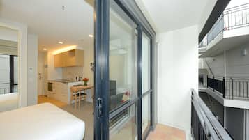 2 bedrooms, individually decorated, individually furnished