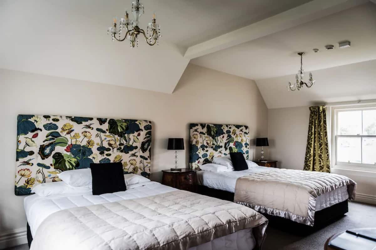 B&B Room - Twin | Iron/ironing board, free WiFi, bed sheets