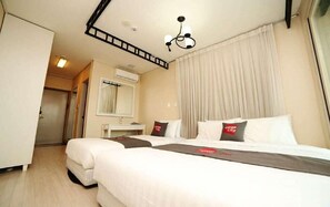 Individually furnished, desk, soundproofing, rollaway beds - Coop City Hotel Oryu Station (Seoul)