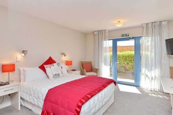 Standard Studio, Non Smoking, Kitchenette (Queen Studio)