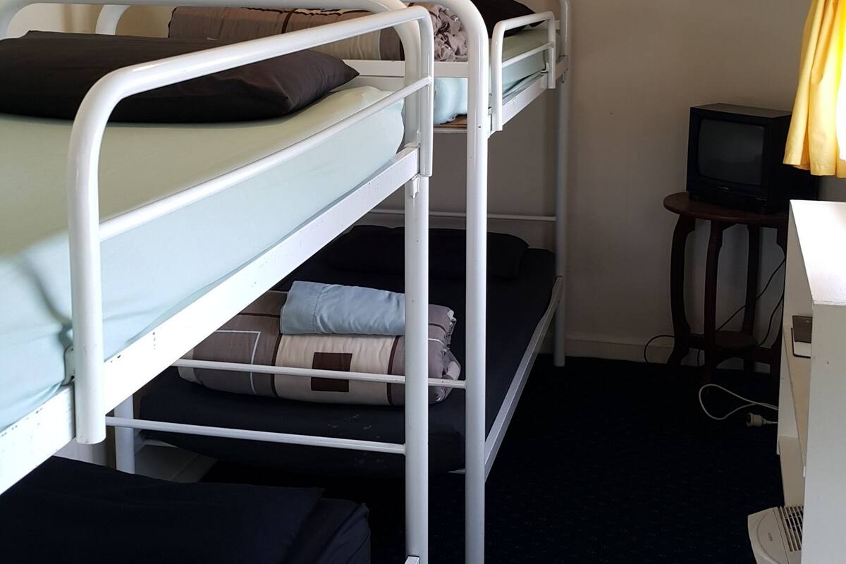 Basic Cabin, Communal bathroom  | Iron/ironing board (on request), cots/infant beds, free WiFi, bed sheets