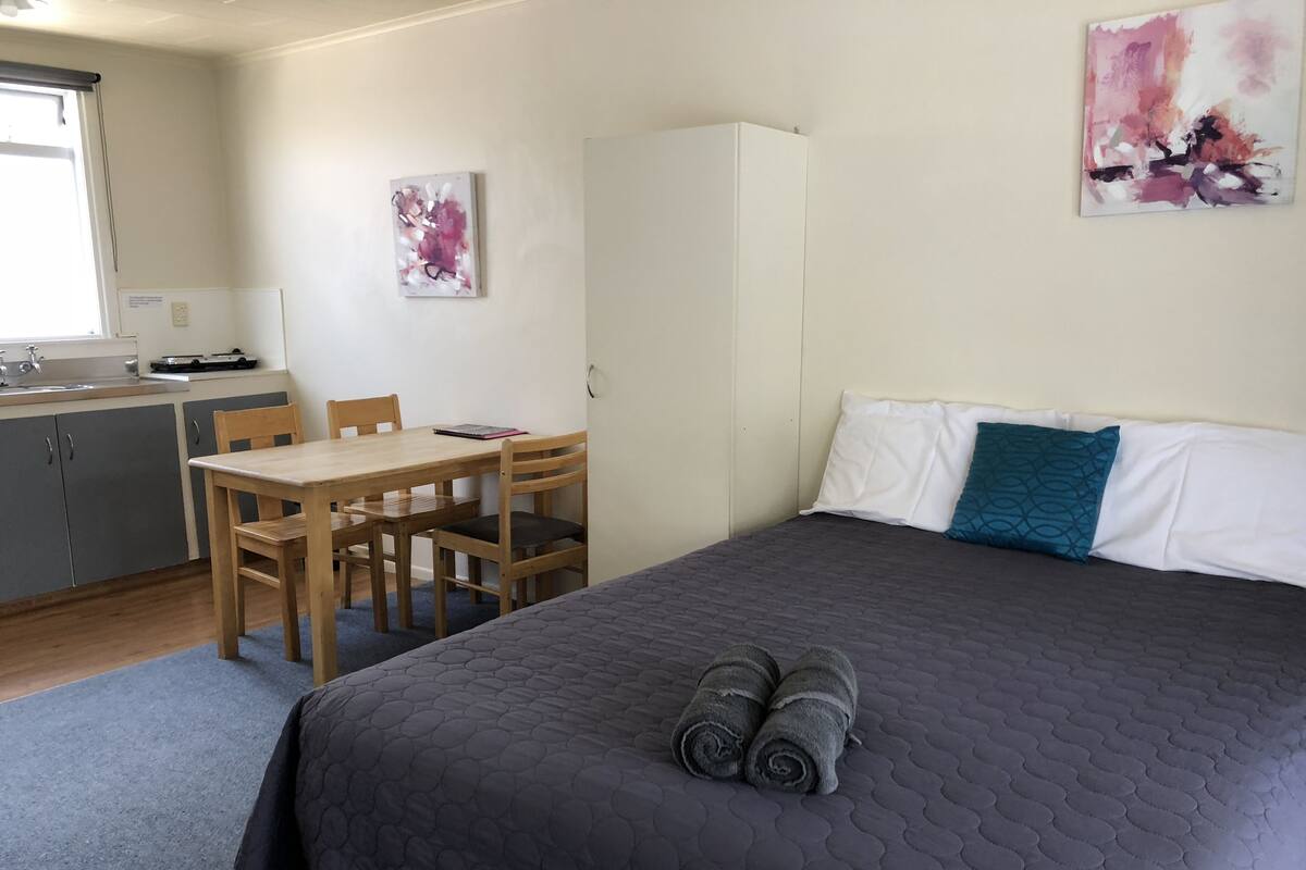 Studio | Iron/ironing board (on request), cots/infant beds, free WiFi, bed sheets