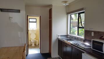 Apartment, 1 Bedroom | Iron/ironing board, cots/infant beds, free WiFi, bed sheets