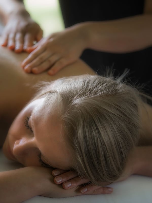 Trattamenti per il corpo, aromaterapia, massaggi “deep tissue”