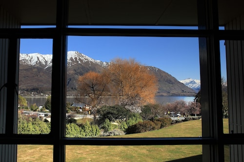 Wanaka Hotel