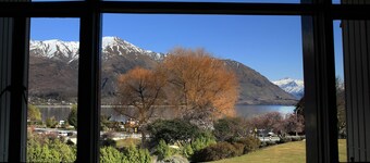 Wanaka Hotel