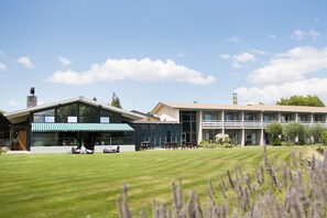 Property grounds - Wanaka Hotel (Wanaka)