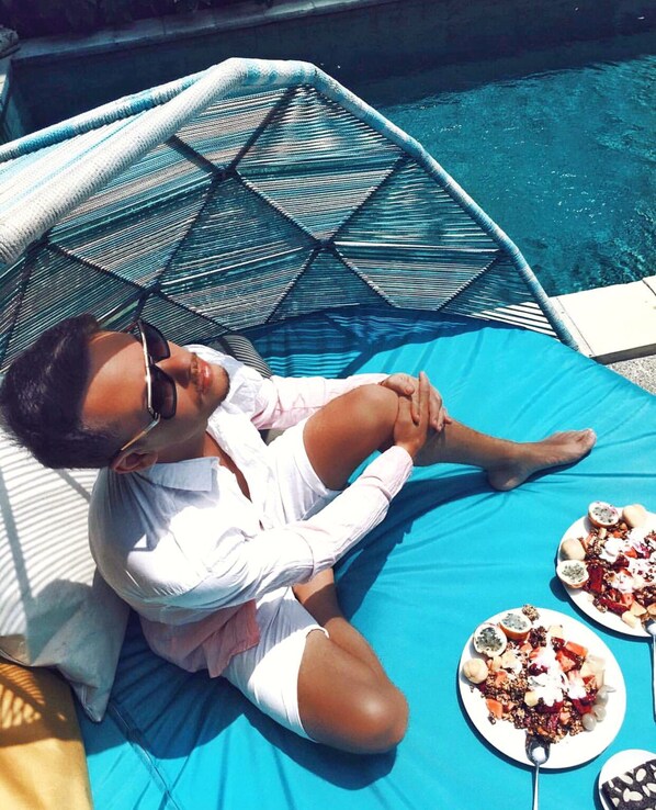 Outdoor dining - La Belle Villa (Seminyak)