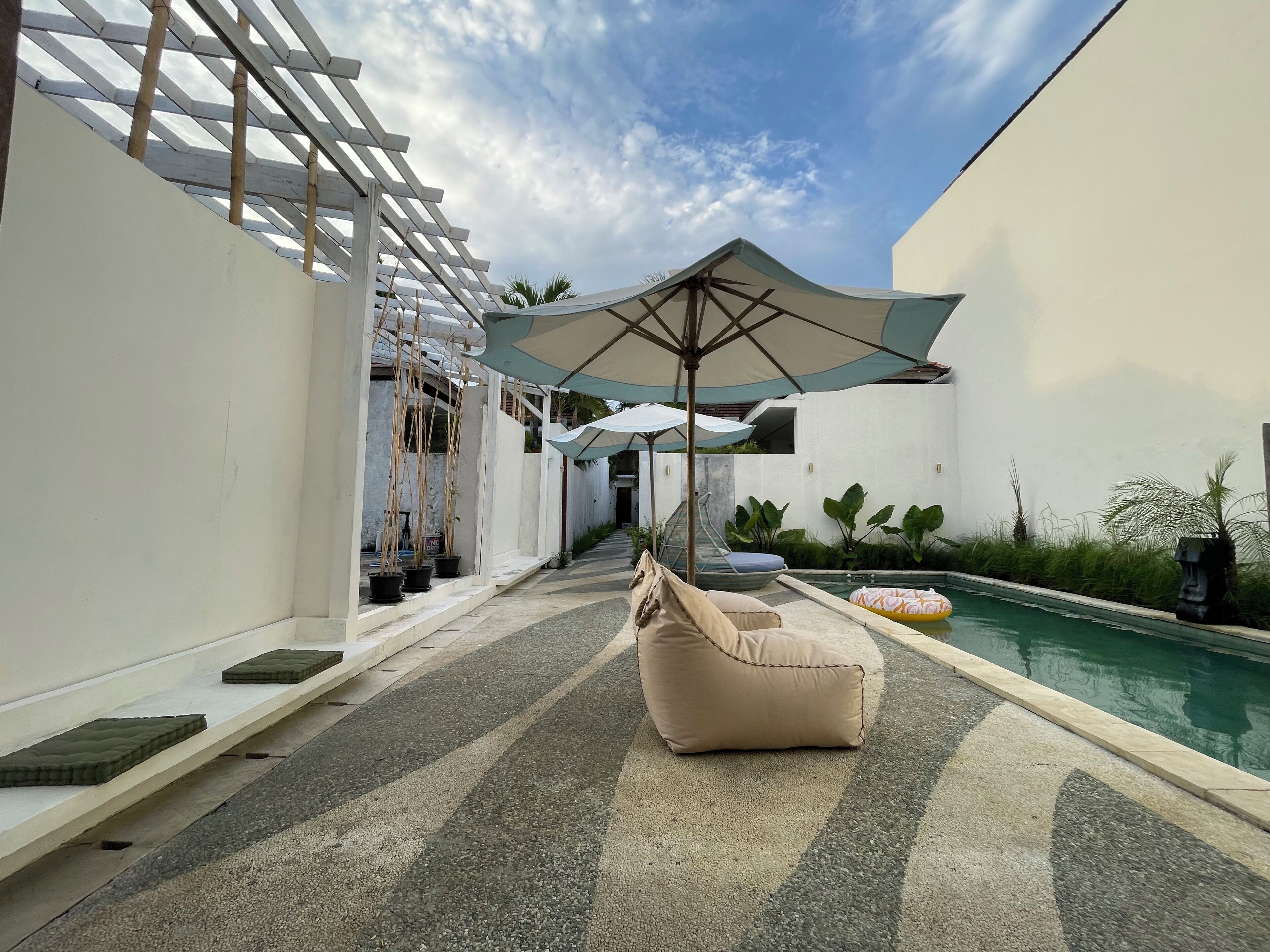 Outdoor pool, pool loungers