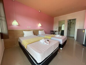 Superior Room, 2 Single Beds, Terrace, Pool View | 1 bedroom, free WiFi, bed sheets - Baan Kaew Ruen Kwan (Pattaya)