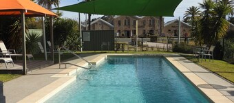 Wine Village Motor Inn