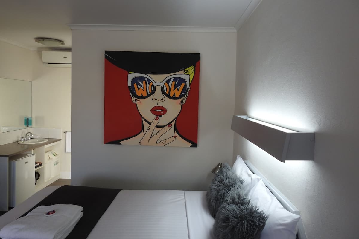Executive Room | 1 bedroom, Egyptian cotton sheets, pillowtop beds, minibar